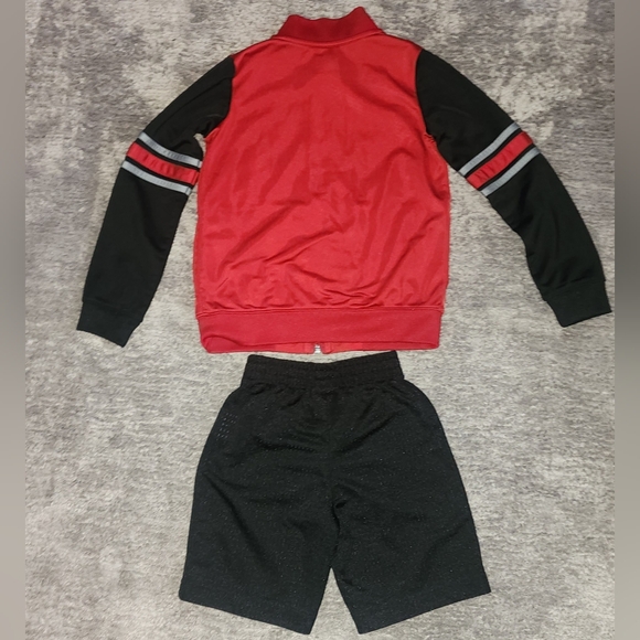 boys jordan shorts with zip up size 4-5 - Picture 2 of 4